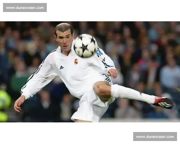 以抽射技艺为核心解析足球比赛瞬间制胜之道与球员训练思路全景观察